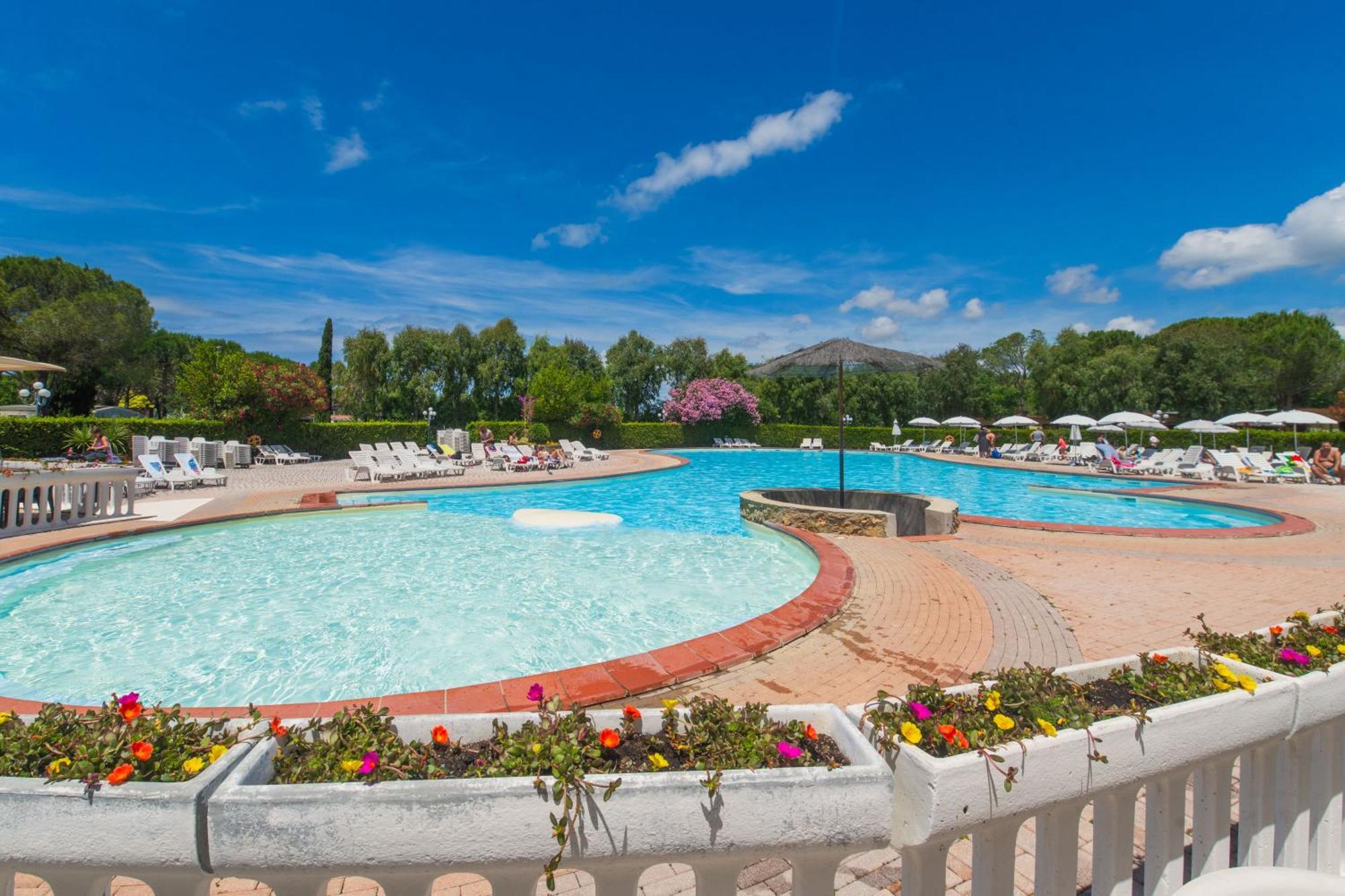 Camping Arcobaleno Marina Di Bibbona Exteriör bild
